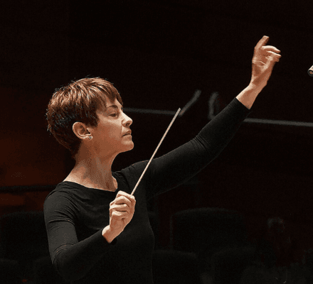 Royal Conservatory Orchestra with conductor Laura Jackson photo