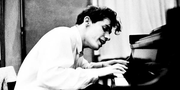 Glenn Gould photo