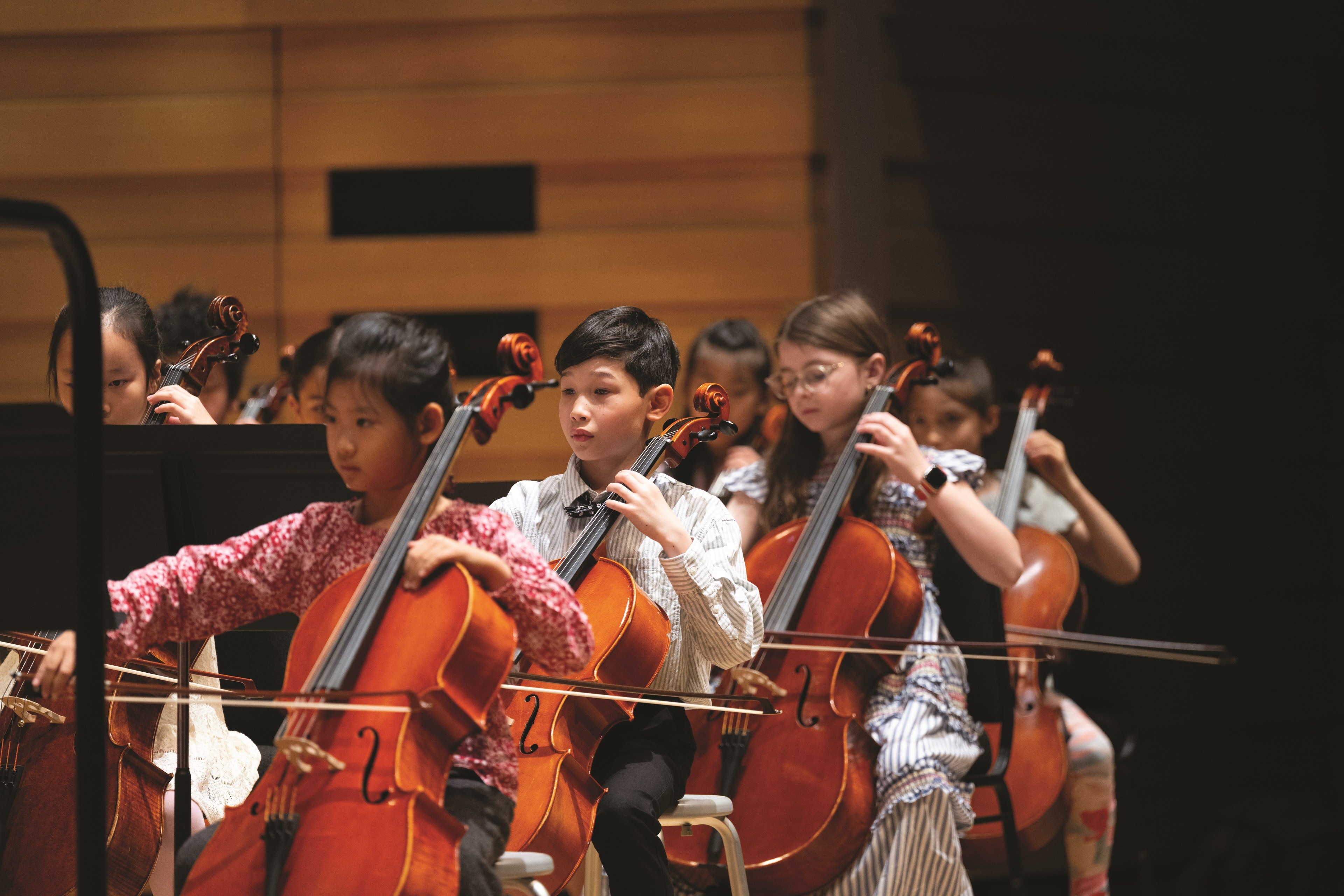 Kids playing cello